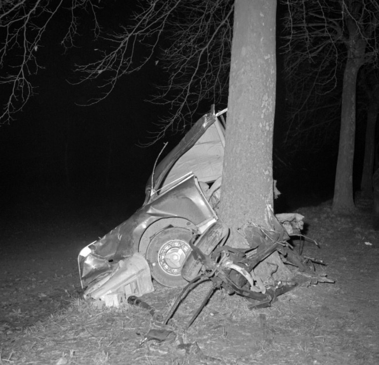 4 января 1960 года 46-летний писатель и философ абсурда Альбер Камю погиб в автомобильной аварии 4 января 1960 года 46-летний писатель и философ абсурда Альбер Камю погиб в автомобильной аварии