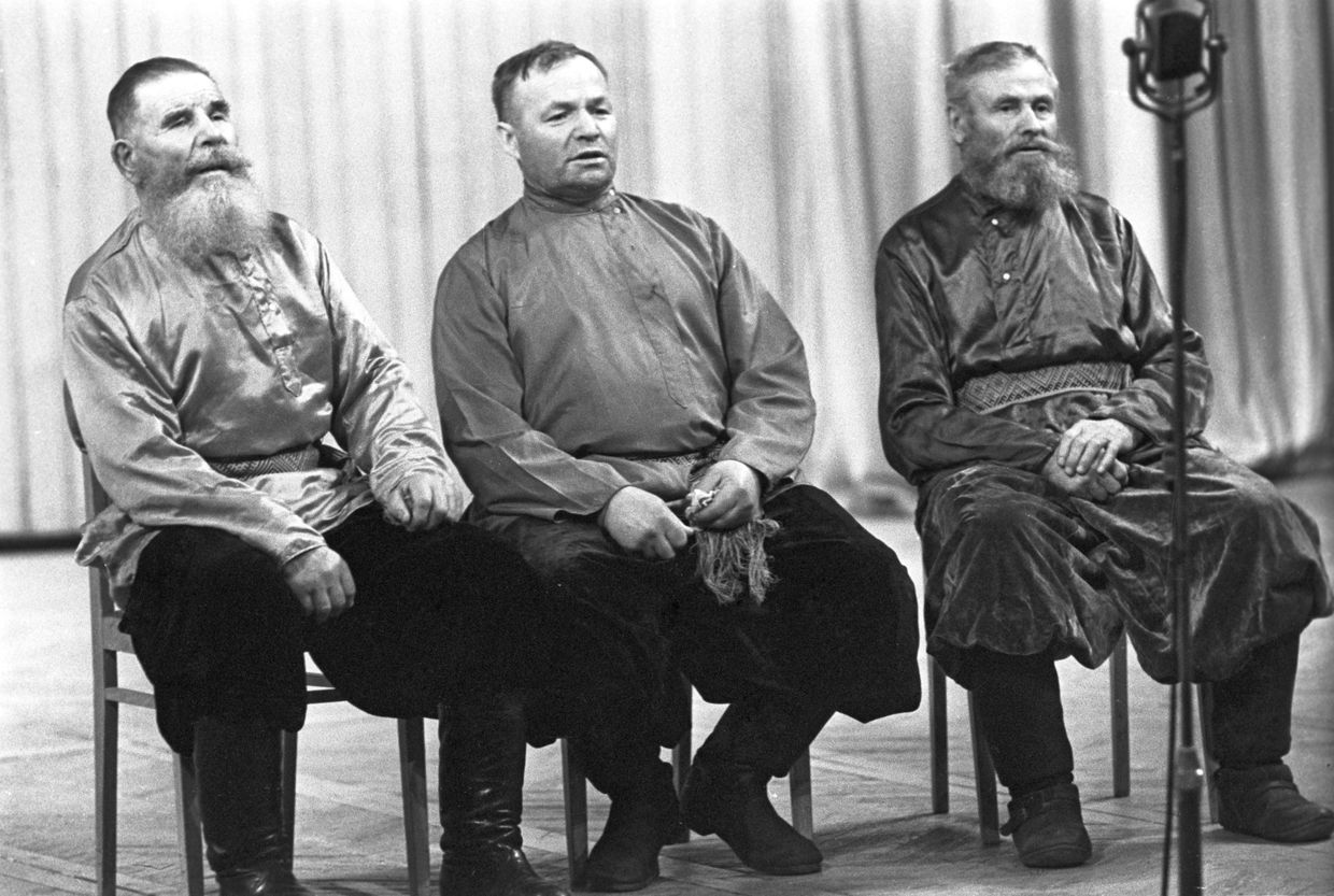 Казаки из Забайкалья исполняют старинные русские песни