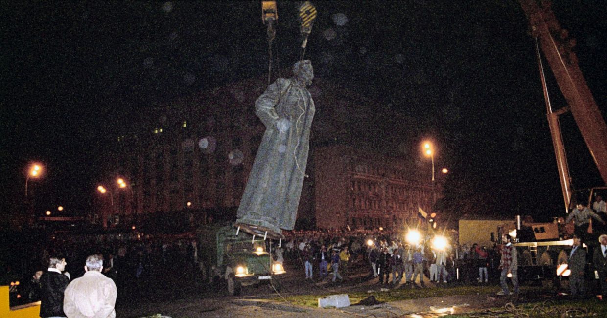 Демонтаж памятника Ф.Э.Дзержинскому в Москве Демонтаж памятника Ф.Э.Дзержинскому в Москве