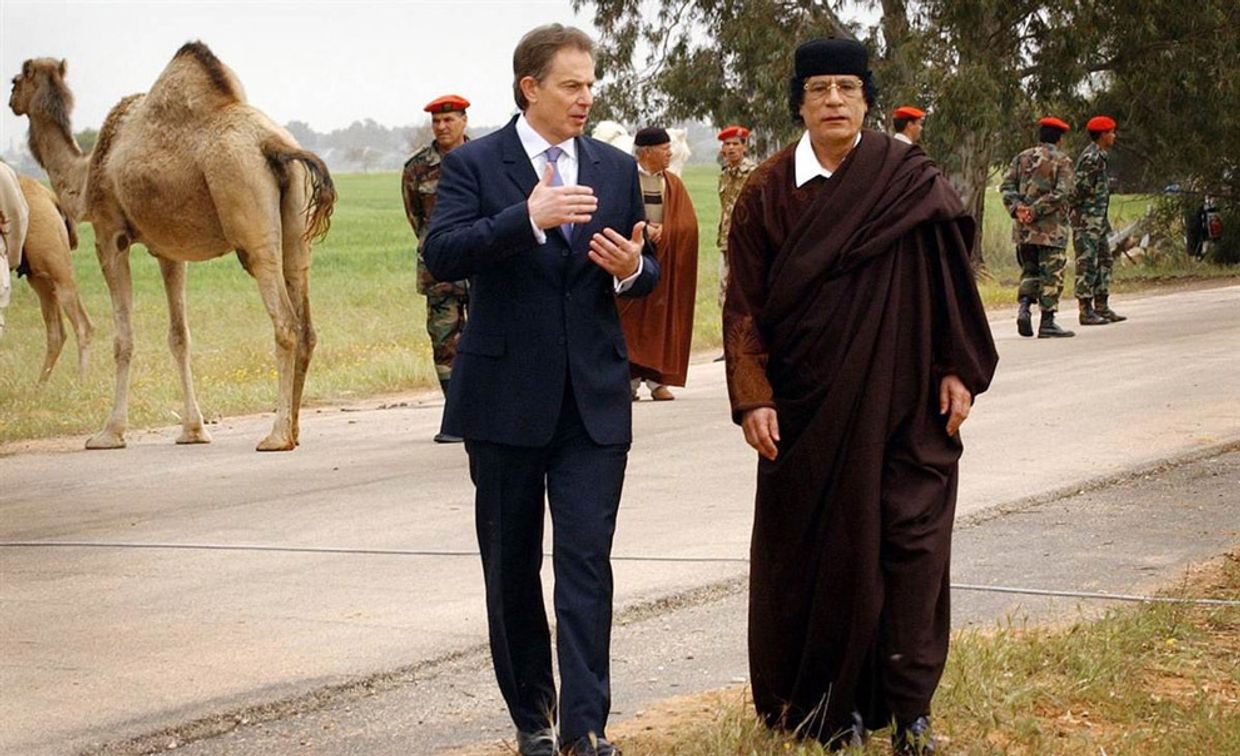 Тони Блэр и Каддафи, 2004 год