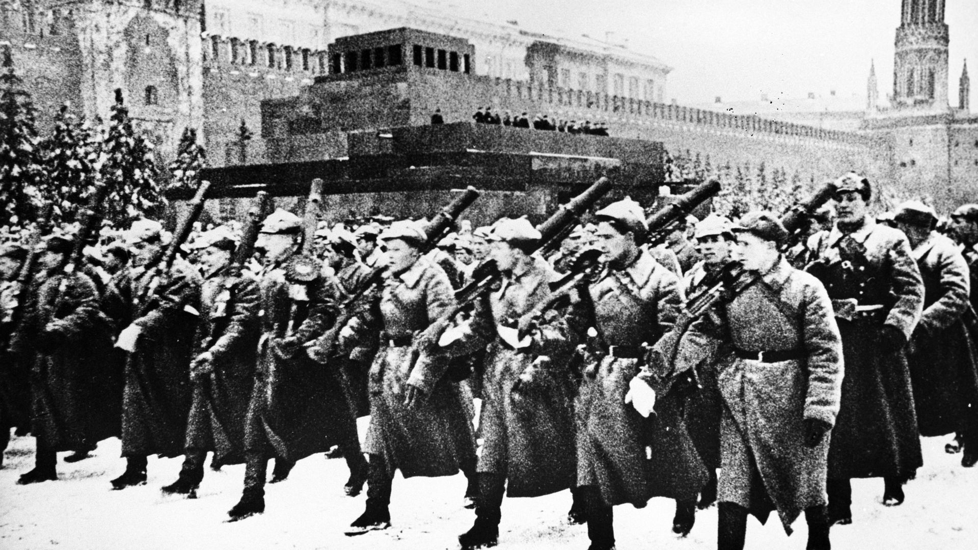 Парад на Красной площади в Москве 7 ноября 1941 года - ИноСМИ, 1920, 07.11.2021