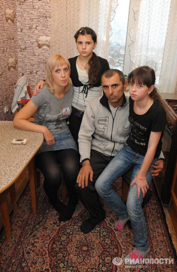 Девочки, которые на 12 лет поменялись жизнями из-за ошибки врачей