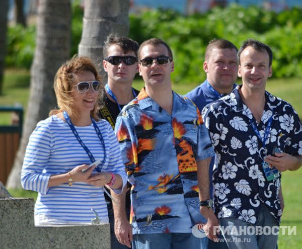 Д.Медведев совершил прогулку по Гонолулу в рамках саммита стран АТЭС