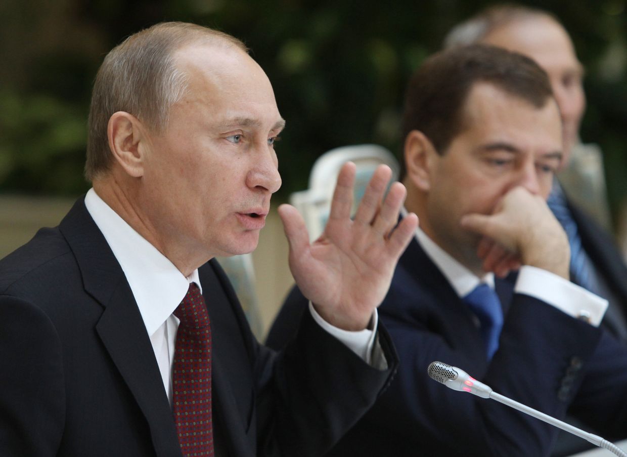Встреча Д.Медведева и В.Путина с пенсионерами и ветеранами в Кремле