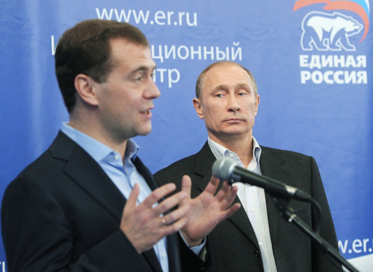 Д.Медведев и В.Путин в Центральном штабе Единой России