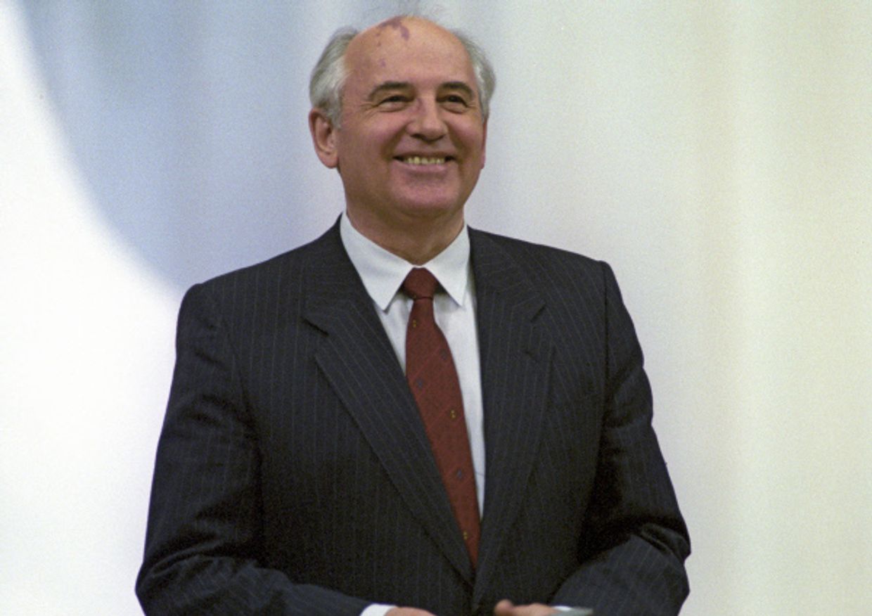 Михаил Горбачев