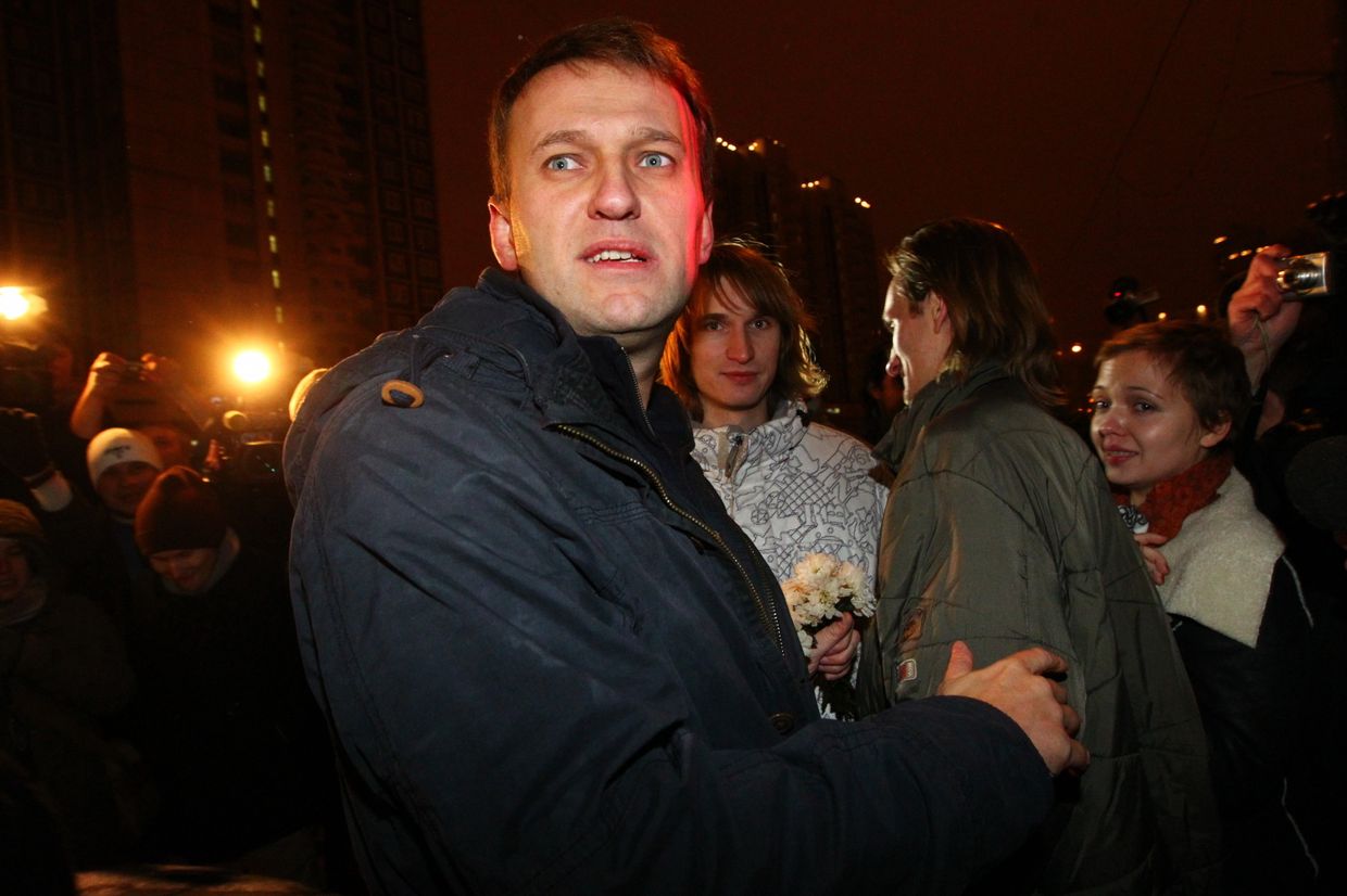 Блогер Алексей Навальный освобожден из-под ареста Блогер Алексей Навальный освобожден из-под ареста
