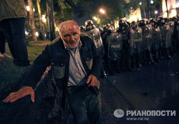 Разгон митинга оппозиции на проспекте Руставели в Тбилиси