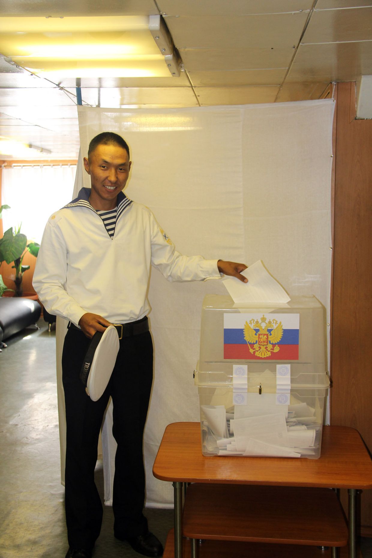 Экипажи кораблей ТОФ в Аденском заливе проголосовали досрочно