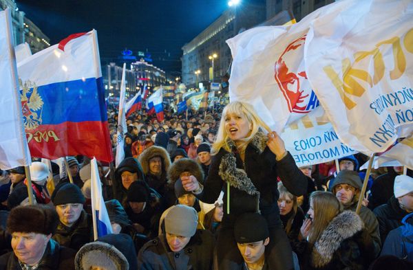 Митинг в поддержку Владимира Путина на Манежной площади