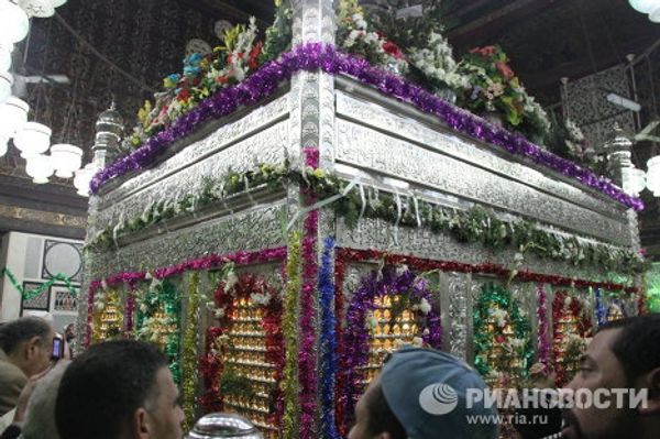 Празднование годовщины рождения имама Хусейна в Каире