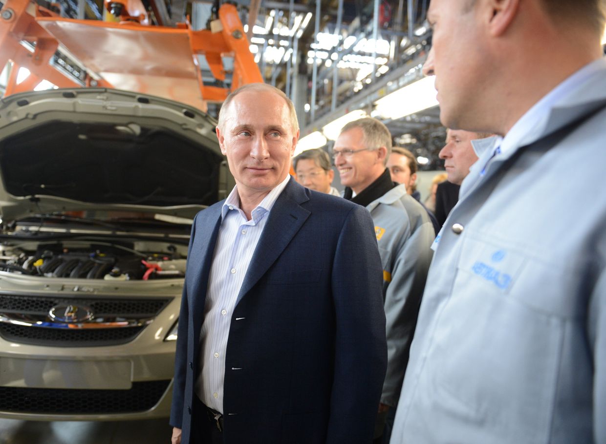 Премьер-министр РФ В.Путин на АвтоВАЗе
