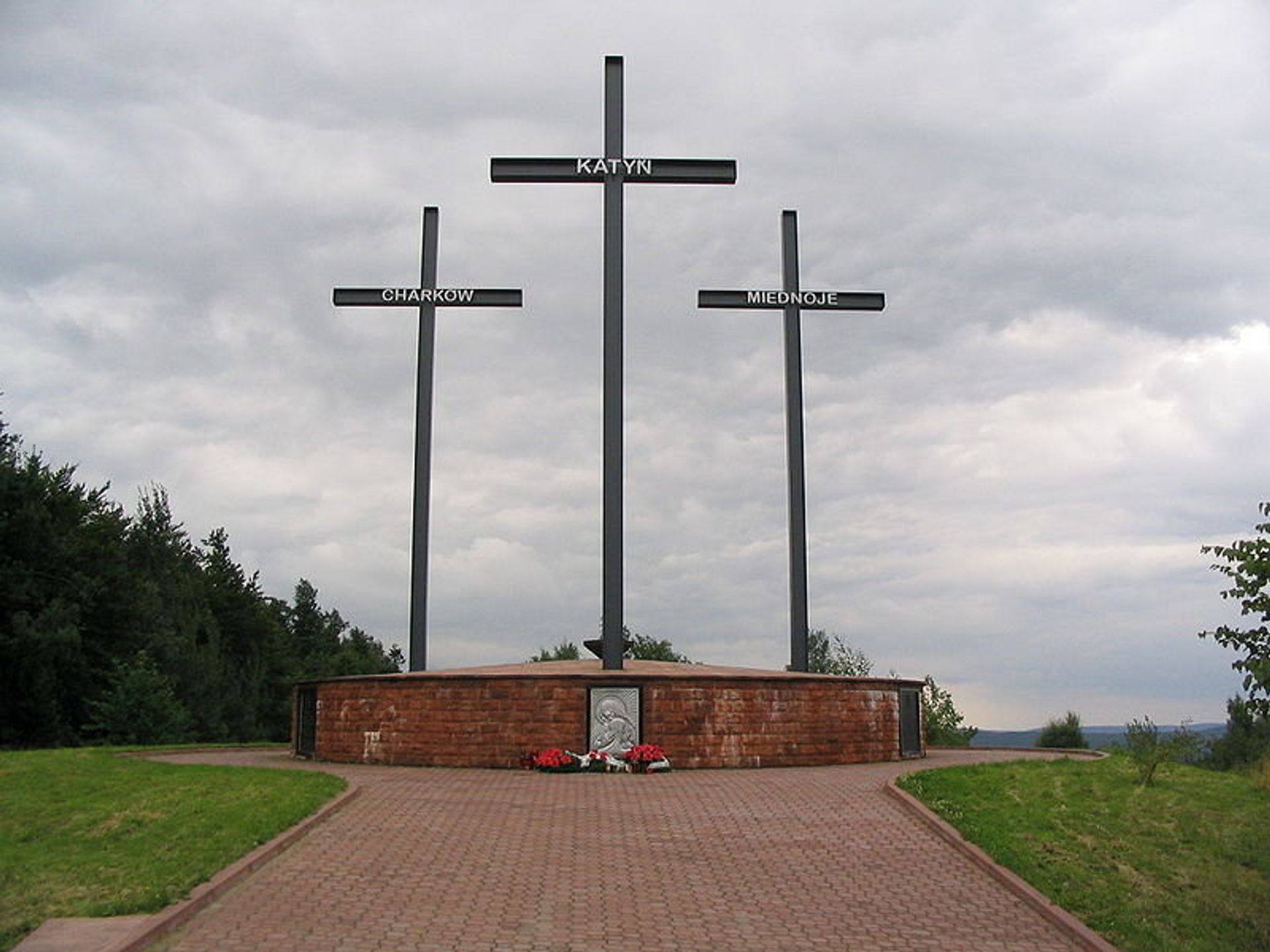 Катынский мемориал - ИноСМИ, 1920, 09.03.2021