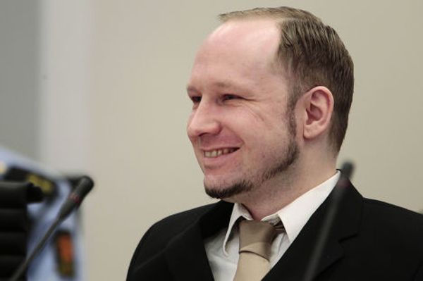 Андерс Брейвик в здании окружного суда Осло