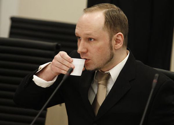 Андерс Брейвик в здании окружного суда Осло