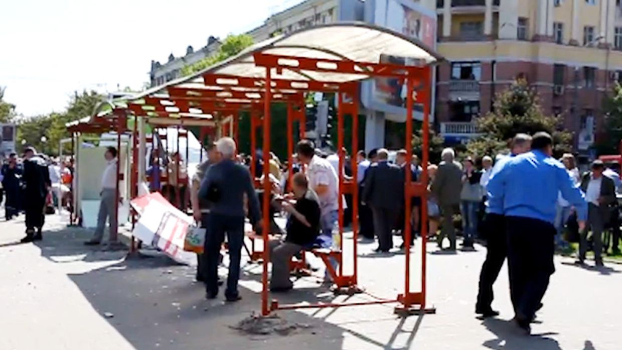 На трамвайной остановке в Днепропетровске произошел взрыв