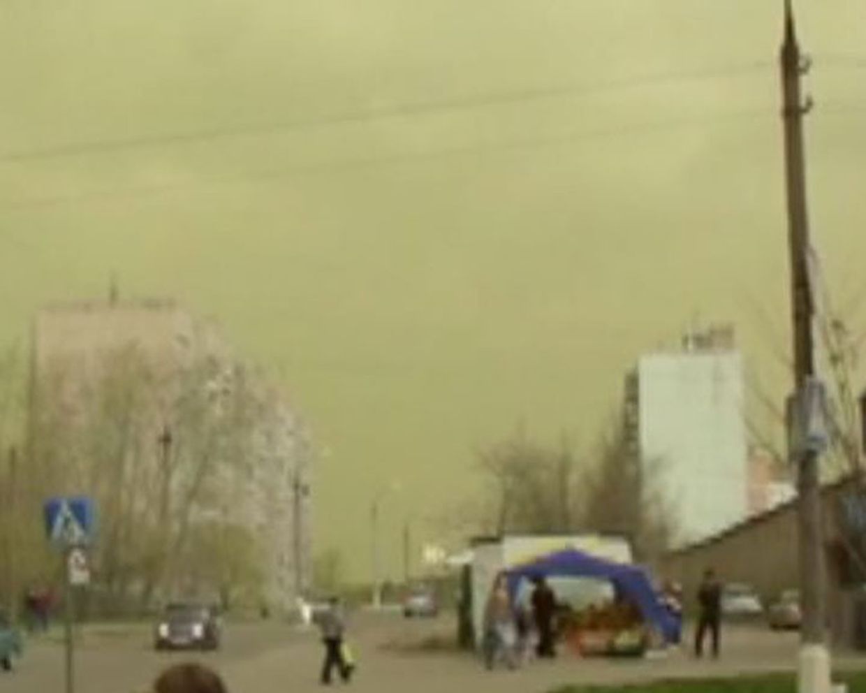 Зеленое небо в Москве