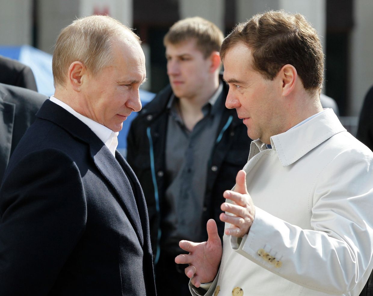 Президент РФ Д.Медведев и премьер-министр РФ В.Путин приняли участие в первомайском шествии в Москве