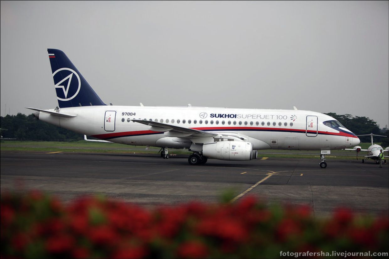 Самолет Superjet-100