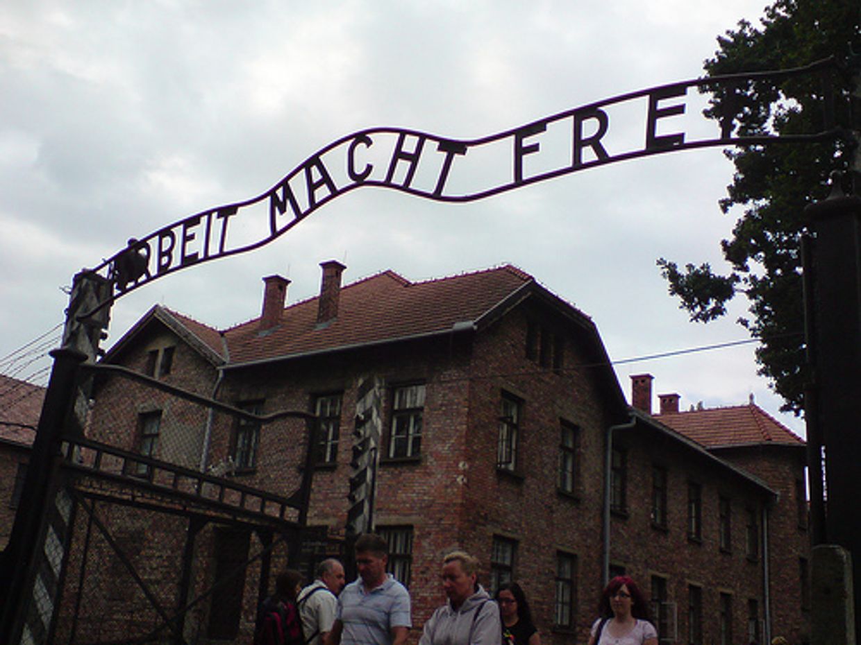 Надпись Arbeit Macht Frei в Аушвице