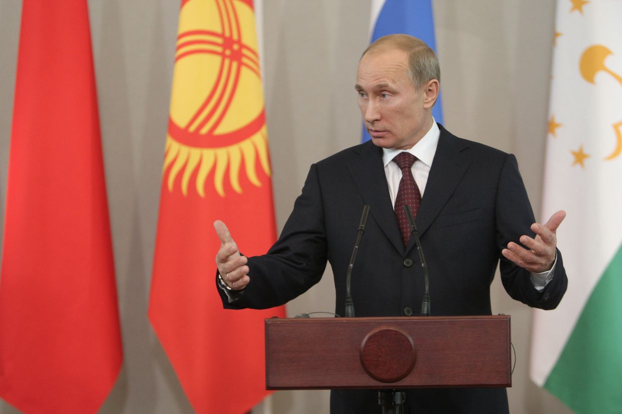 Премьер-министр РФ В.Путин на саммите ШОС в Санкт-Петербурге