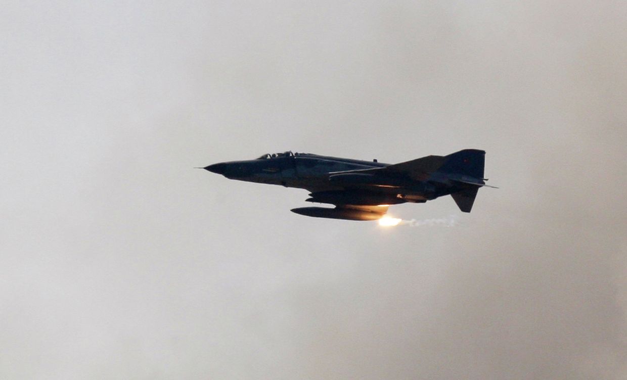 Самолет F-4 ВВС Турции