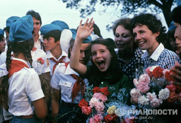 Саманта Смит в лагере Артек с пионерами