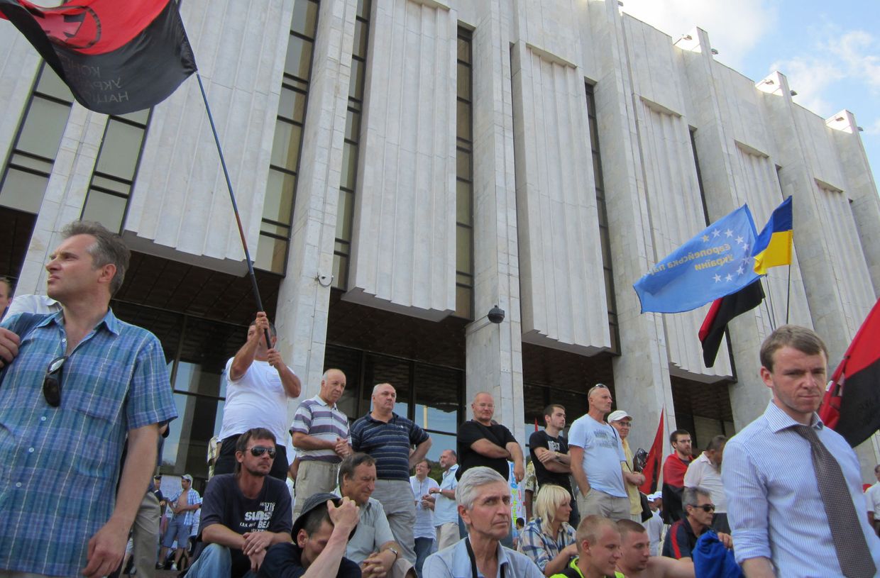 Акция протеста против закона о языках в Киеве