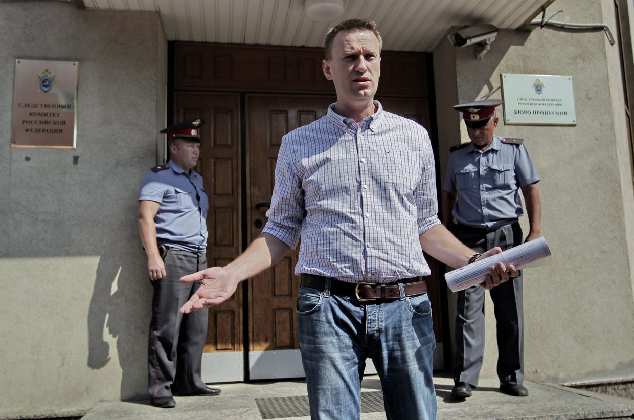 Алексей Навальный приехал на допрос в СКР