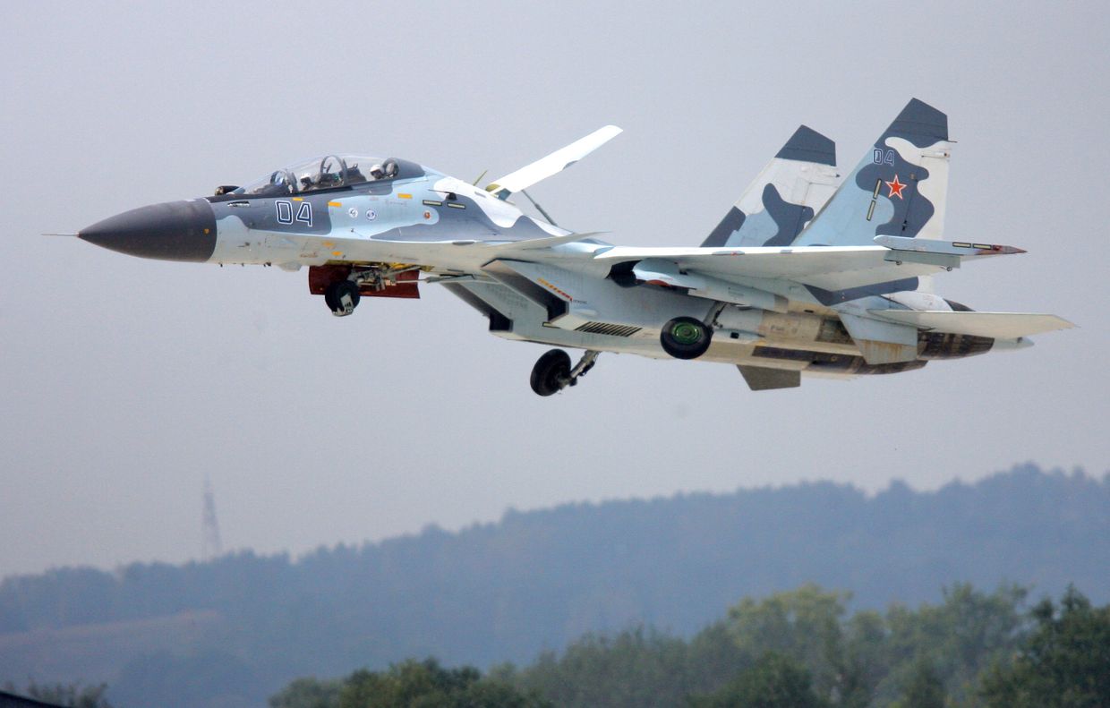 Самолет Су-30 МК