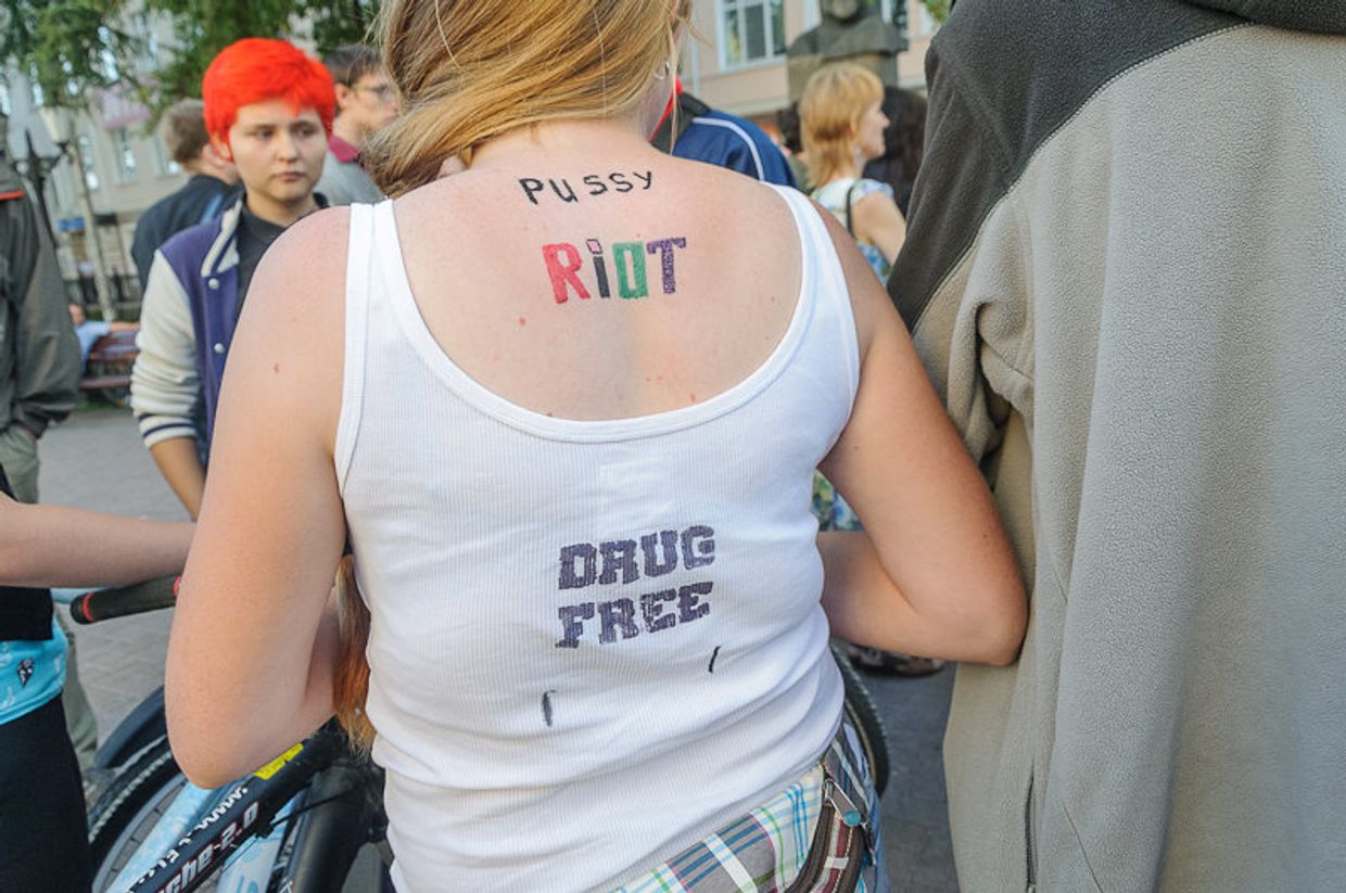 Акция в поддержку Pussy Riot Акция в поддержку Pussy Riot