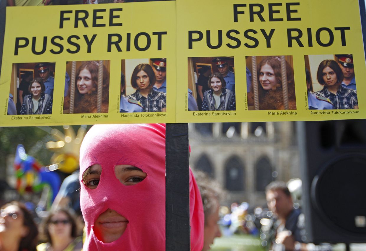 Протесты во Франции в поддержку Pussy Riot