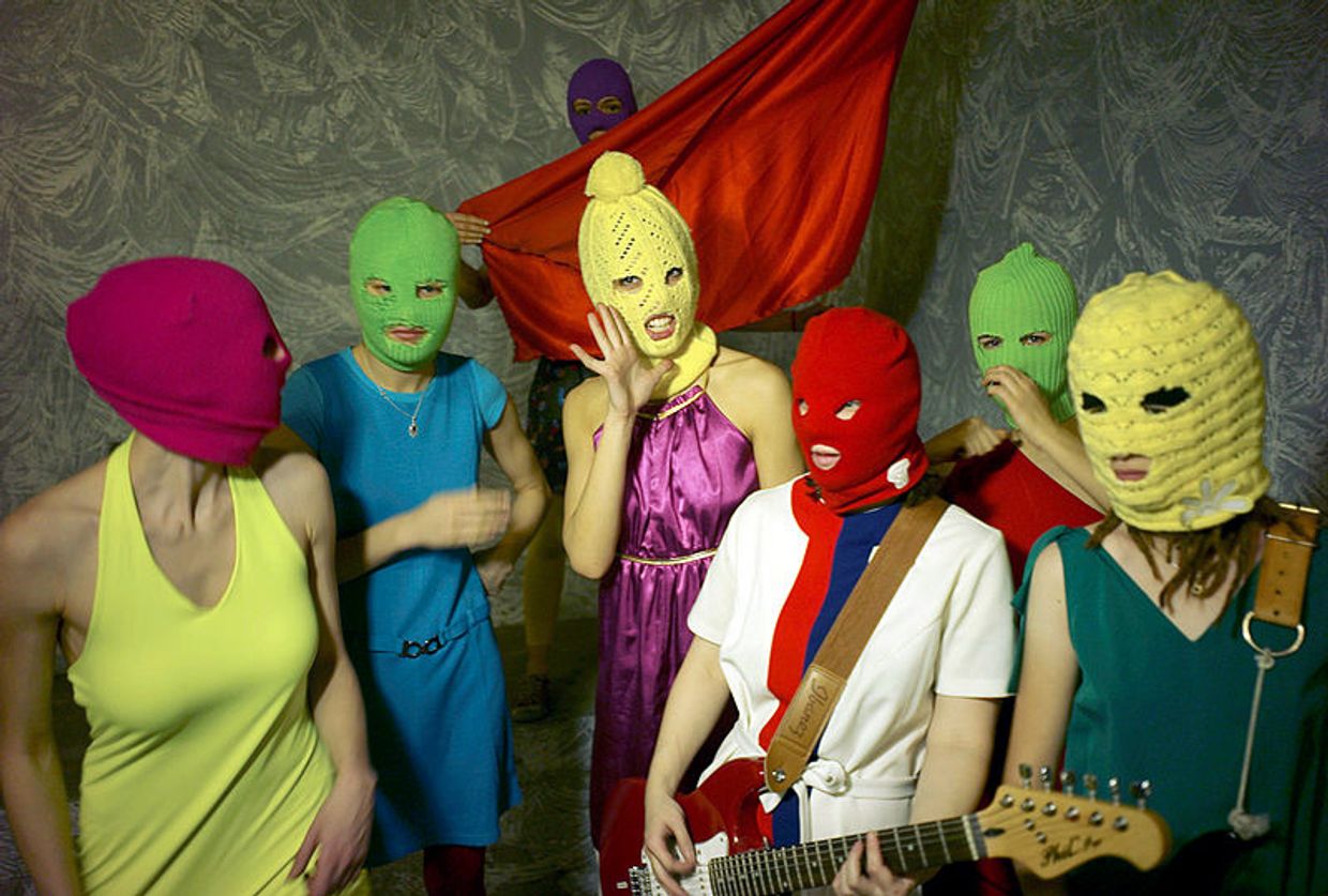 Российская феминистская панк-рок-группа Pussy Riot