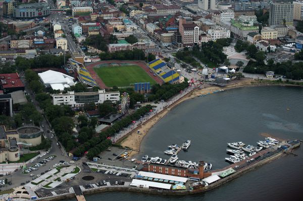 Владивосток и остров Русский с вертолета