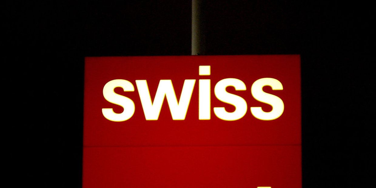 Логотип швейцарского национального авиаперевозчика SWISS Логотип швейцарского национального авиаперевозчика SWISS