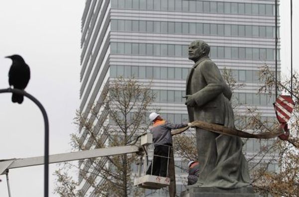 В Улан-Баторе демонтировали памятник Ленину