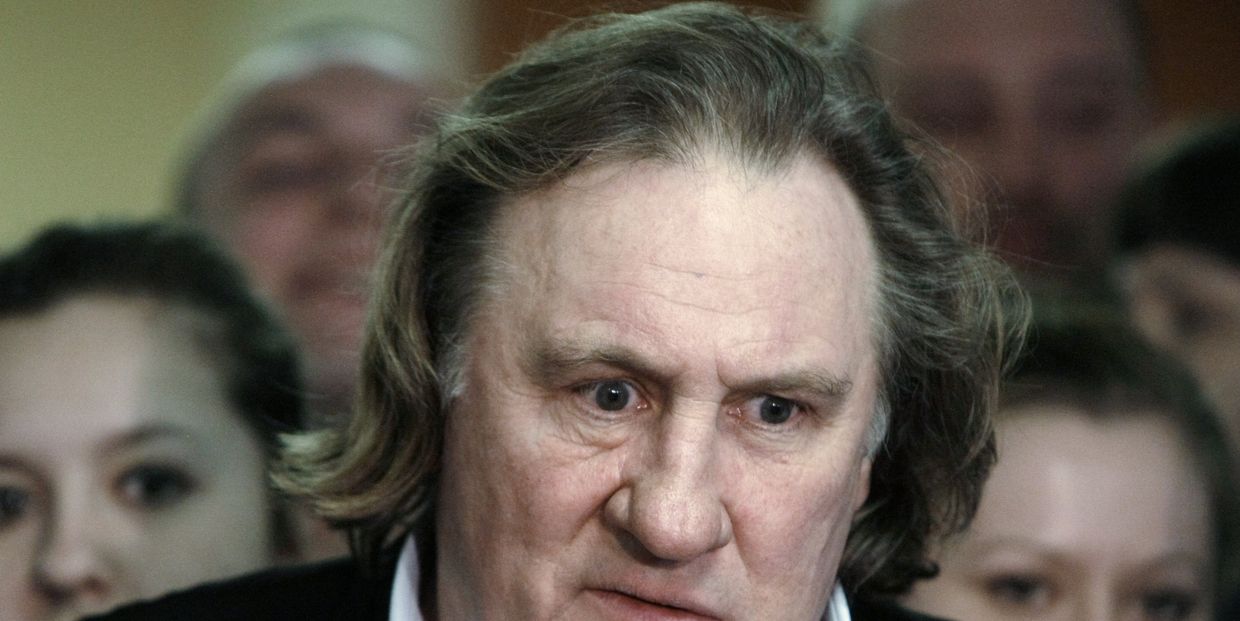 Французский актер Жерар Депардье посетил детскую городскую больницу №1 в Санкт-Петербурге
