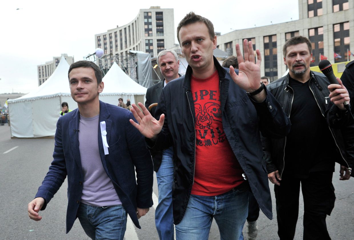Илья Яшин и Алексей Навальный после окончания акции Марш миллионов