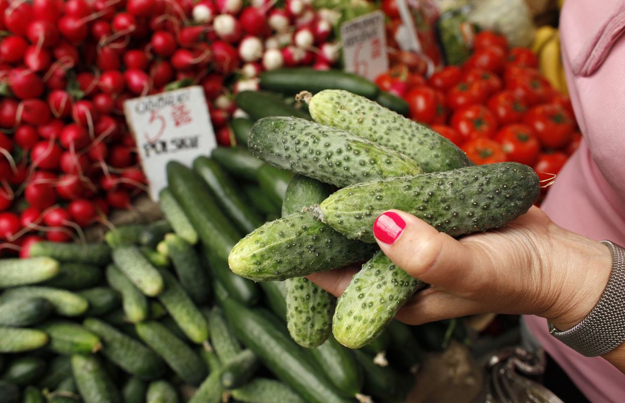Продажа овощей на рынке в Варшаве