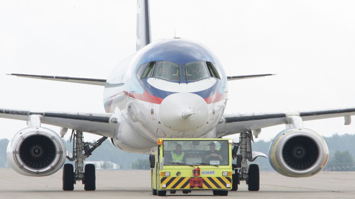 Самолет Sukhoi Superjet 100