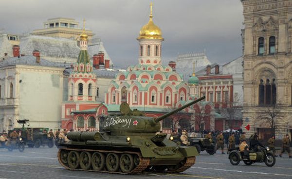 Военная техника образца времен Великой Отечественной войны во