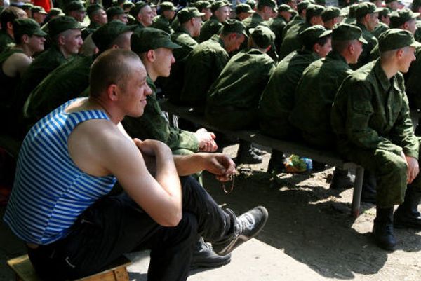 Новобранцы во время концерта 