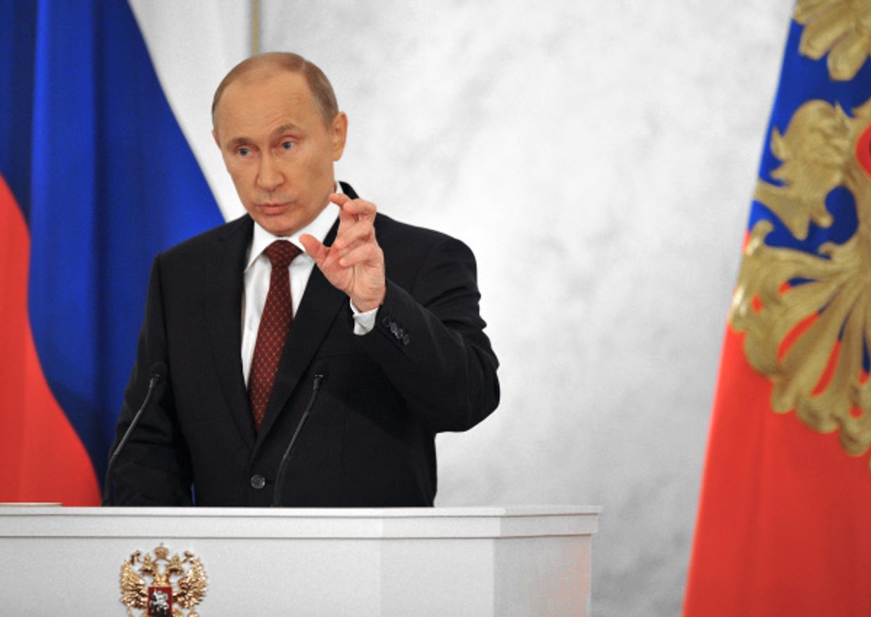 Президент России Владимир Путин выступает с ежегодным посланием к Федеральному Собранию РФ в Георгиевском зале Кремля