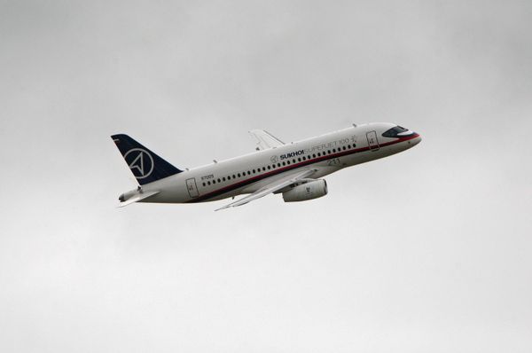 Российский самолет Сухой Суперджет 100 Российский самолет Сухой Суперджет 100