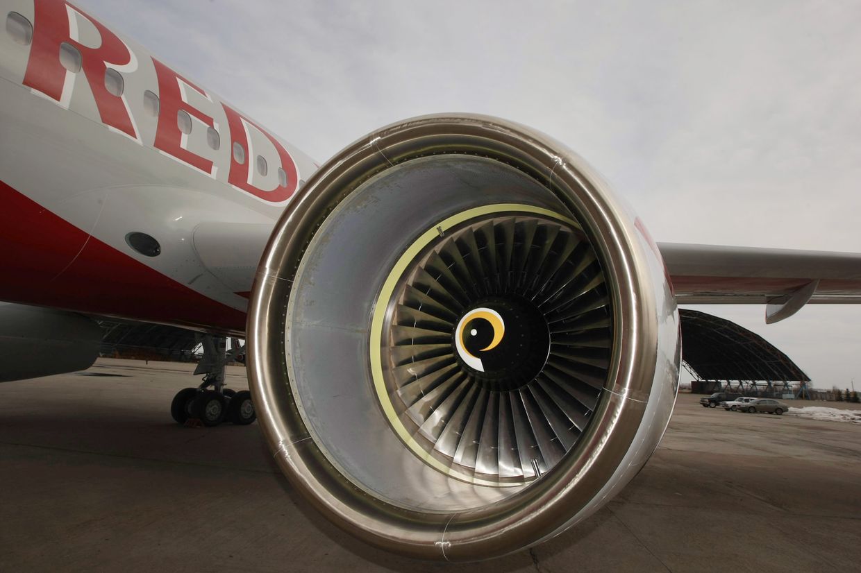 Церемония передачи самолета Ту-204 авиакомпании Red Wings