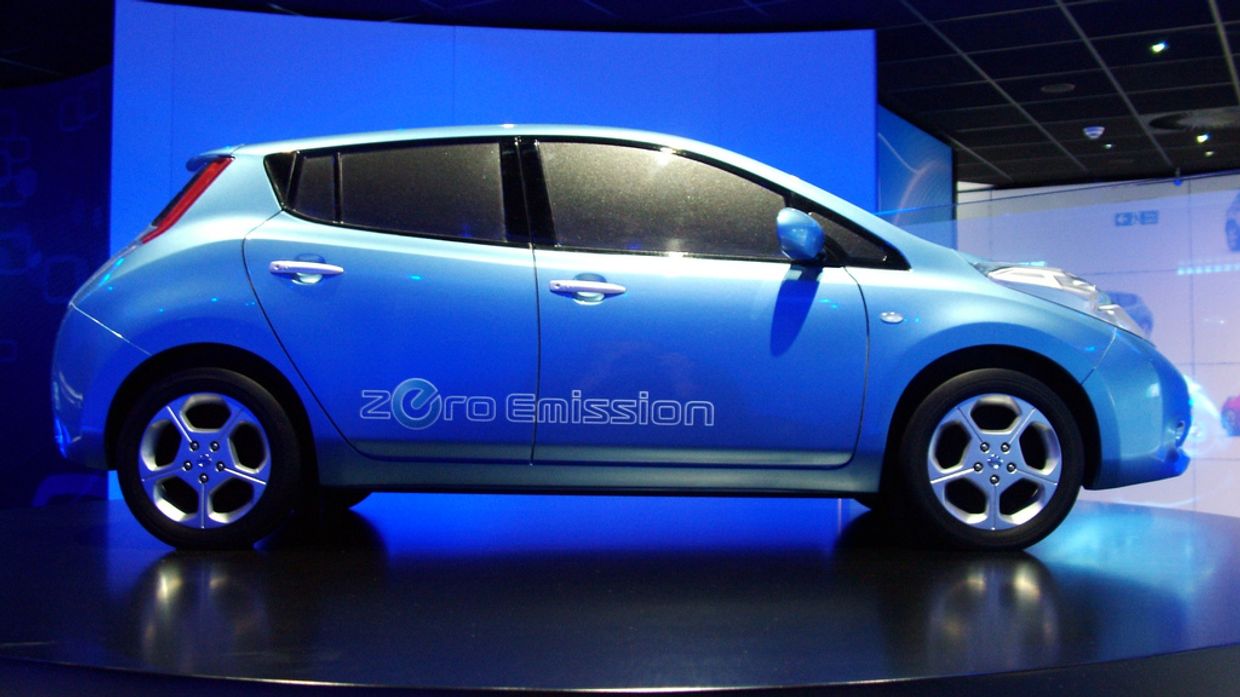 Автомобиль Nissan Leaf