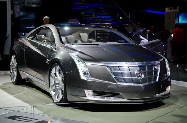 Автомобиль Cadillac ELR