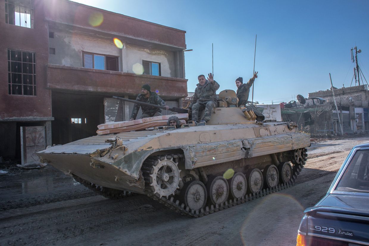 Военнослужащие сирийской армии в городе Дарайя, Сирия 