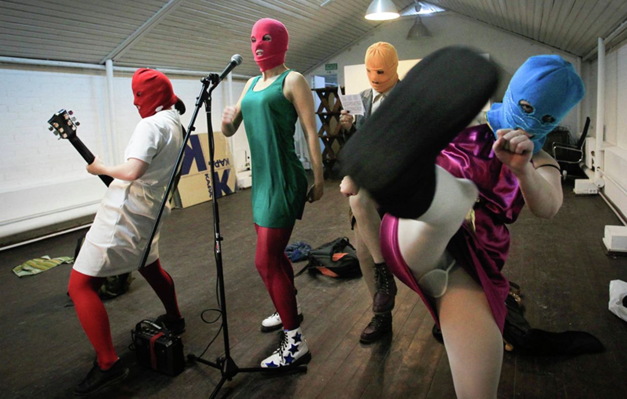 Кадр из фильма Pussy Riot: Панк-молитва (Pussy Riot—A Punk Prayer )