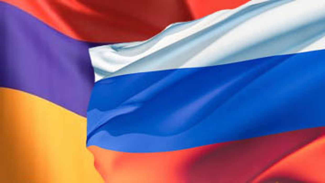Флаги Армении и России